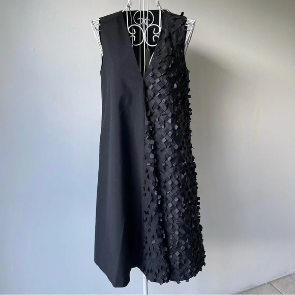 NWT COS Textured Applique Dress v neck wool blend sleeveless pocket black size 2 - Picture 2 of 15